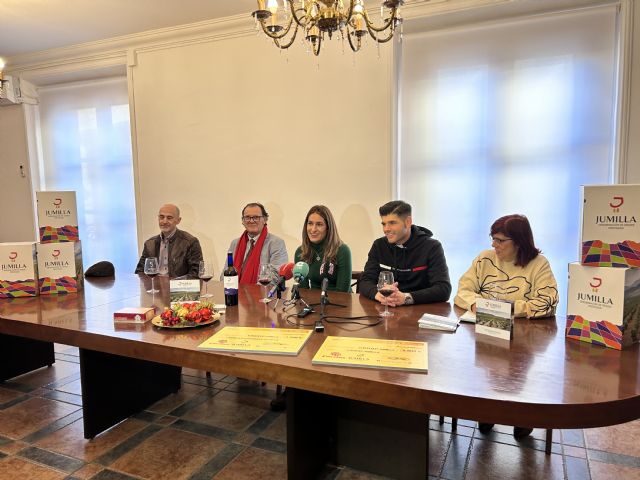 Entega del cheque DOP JUMILLA solidaria a Cáritas - 3, Foto 3