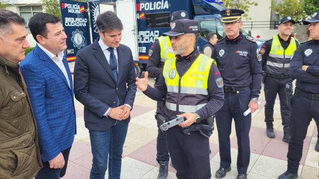 El Gobierno local de Molina de Segura refuerza el servicio de la Policía Local con la puesta en marcha de la nueva Unidad Aérea y de un nuevo vehículo de la Unidad de Atención a la Ciudadanía - 2, Foto 2