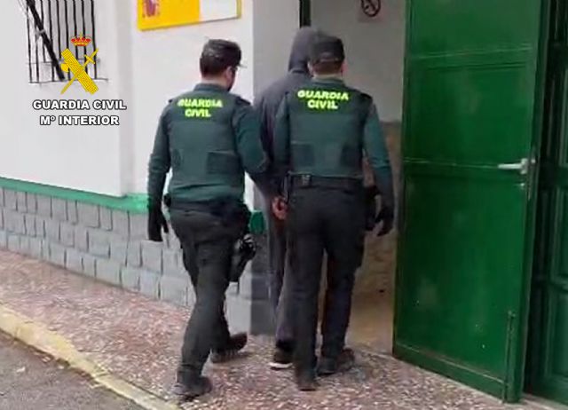 La Guardia Civil detiene a un preso que estafó 30.000 euros a la madre de otro interno - 2, Foto 2