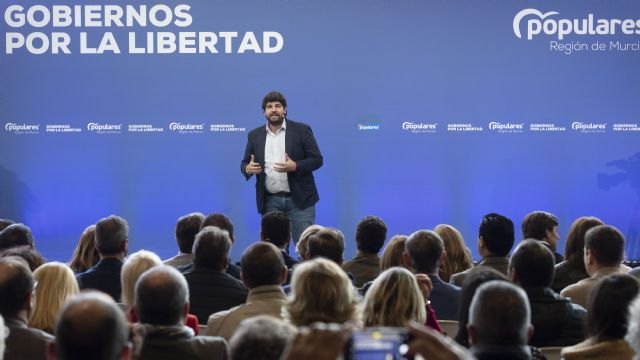 Casado se compromete con la Región de Murcia a hacer una estrategia sin cuartel frente al Gobierno de Sánchez - 5, Foto 5
