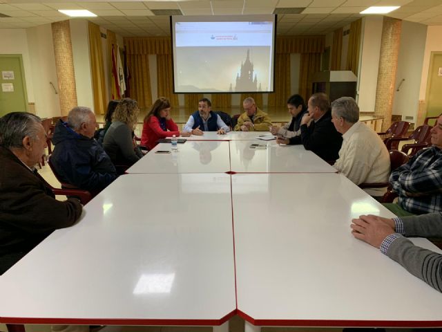 El Grupo municipal MC mantiene un provechoso encuentro de trabajo con los vecinos de Barrio Peral - 2, Foto 2