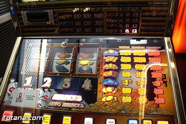 CONSUMUR considera incomprensible que los salones de juego y casas de apuestas sigan abiertos a pesar del avance de la pandemia en la Región de Murcia - 1, Foto 1