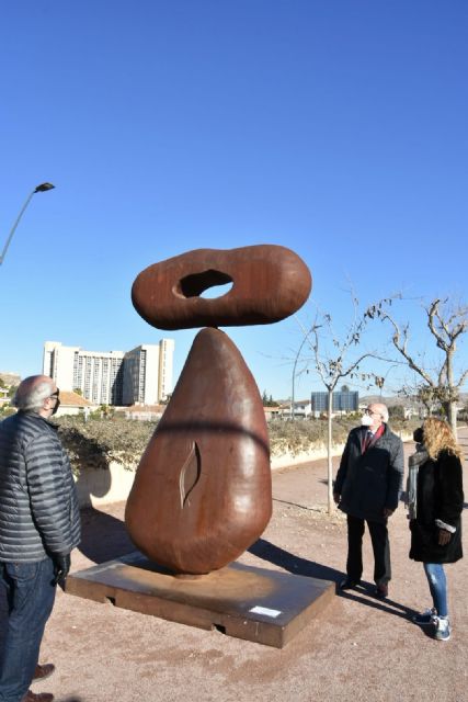 Lorca ya disfruta de la exposición 'Esculturas Monumentales en la calle' del artista asturiano Juan Méjica - 1, Foto 1
