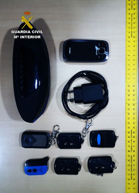 La Guardia Civil detiene in fraganti a dos menores sorprendidos mientras robaban en un instituto de Murcia - 4, Foto 4