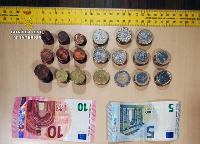 La Guardia Civil detiene in fraganti a dos menores sorprendidos mientras robaban en un instituto de Murcia - 5, Foto 5