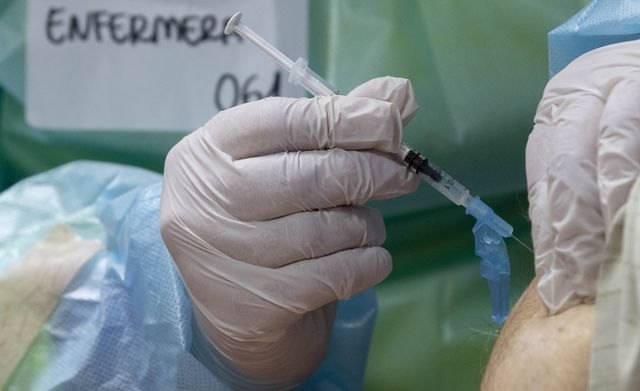 El PSOE denuncia la impunidad del Gobierno regional que actúa como una mafia y se aprovecha de sus privilegios para vacunarse - 1, Foto 1