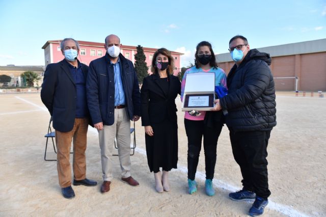 El Evangélico Fùtbol Club rinde homenaje a su entrenador y coordinador, el policía Antonio Pérez - 1, Foto 1