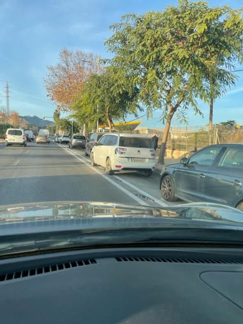 Piden que se actúe de una vez ante la invasión de los carriles bici por los automóviles - 2, Foto 2