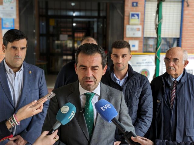 VOX llevará a la Asamblea iniciativas que acaben con el absentismo escolar - 1, Foto 1