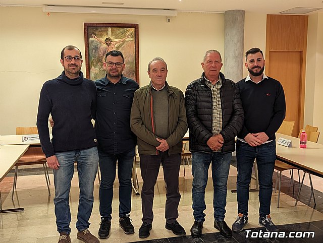 El alcalde felicita al Nazareno de Honor y al Pregonero de la Semana Santa del 2024 tras su nombramiento por parte del Ilustre Cabildo Superior de Procesiones - 2, Foto 2