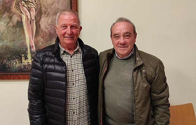 El alcalde felicita al Nazareno de Honor y al Pregonero de la Semana Santa del 2024 tras su nombramiento por parte del Ilustre Cabildo Superior de Procesiones, Foto 6