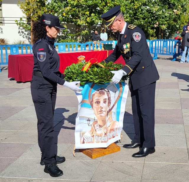 Molina de Segura celebra el Patrón de la Policía Local condecorando a los agentes de este cuerpo en un acto celebrado en la Plaza de España - 3, Foto 3