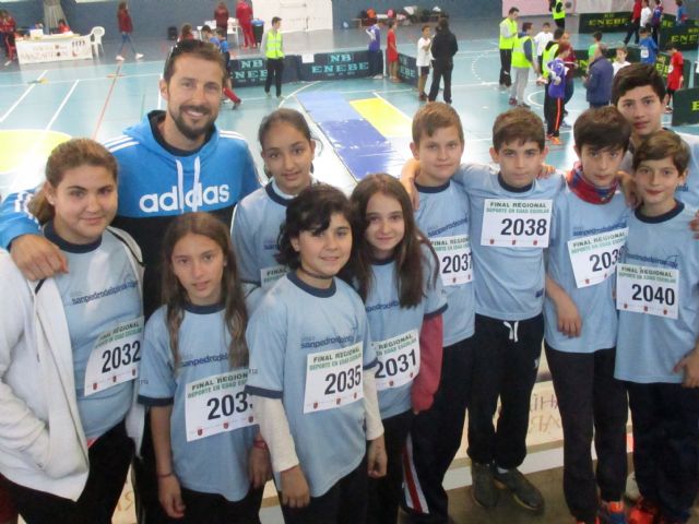 Alumnos del CEIP Los Antolinos en la Final Regional  Jugando al Atletismo - 1, Foto 1