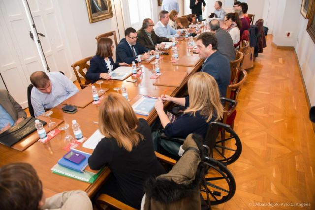 Todas las concejalías y diversas asociaciones se implicarán en el Plan Municipal de Discapacidad - 1, Foto 1