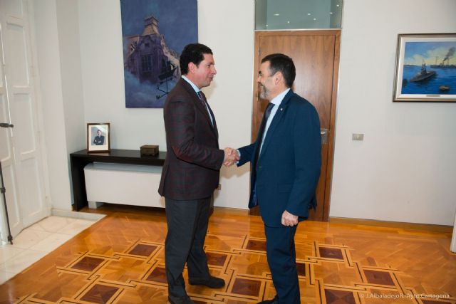 Sevilla insta a López a aumentar la colaboración entre el Ayuntamiento y la Autoridad Portuaria - 5, Foto 5