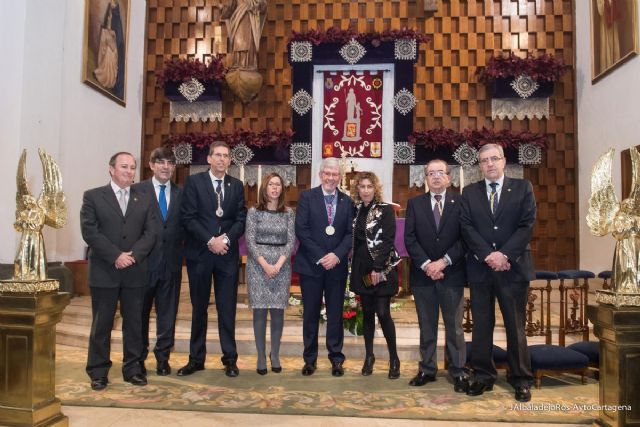 La Fundacion Premio Procesionista del Año impone su medalla a Domingo Bastida - 1, Foto 1