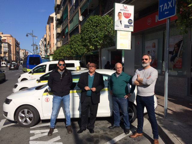 La Concejalía de Movilidad del Ayuntamiento de Molina de Segura pone en marcha una nueva parada de taxi en la Avenida de Madrid - 1, Foto 1