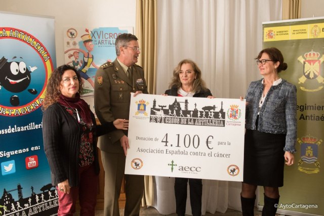 El Cross de Artillería dona 4.100 euros a la Asociación Española Contra el Cáncer - 1, Foto 1