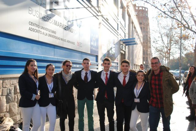 Alumnos de Torre Pacheco finalistas en el I Torneo de Debate Preuniversitario ESIC Improvisado - 2, Foto 2