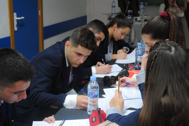 Alumnos de Torre Pacheco finalistas en el I Torneo de Debate Preuniversitario ESIC Improvisado - 4, Foto 4