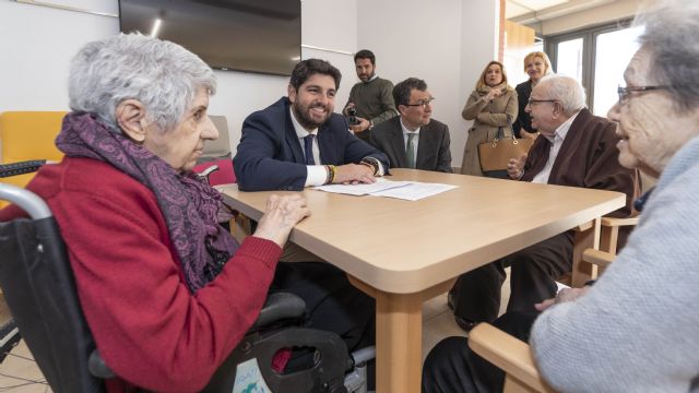 López Miras: Mejorar la atención a quienes sufren problemas de salud mental es prioritario para este gobierno centrado en las personas - 2, Foto 2