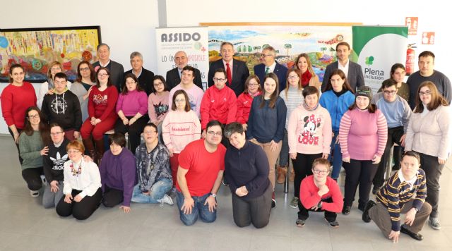 La Comunidad presta el servicio de transporte gratuito a 4.600 personas con discapacidad intelectual - 2, Foto 2