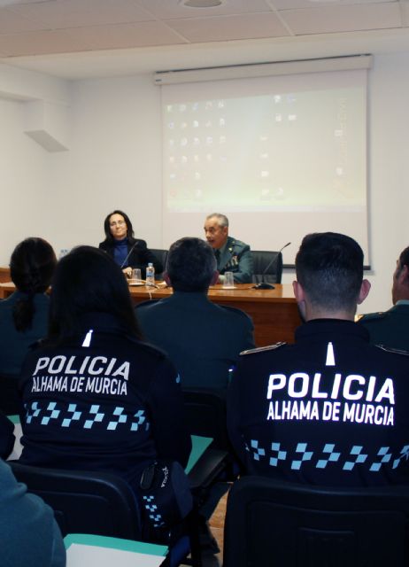 La Guardia Civil forma a las Policas Locales de Santomera y Alhama de Murcia en materia de Violencia de Gnero, Foto 2