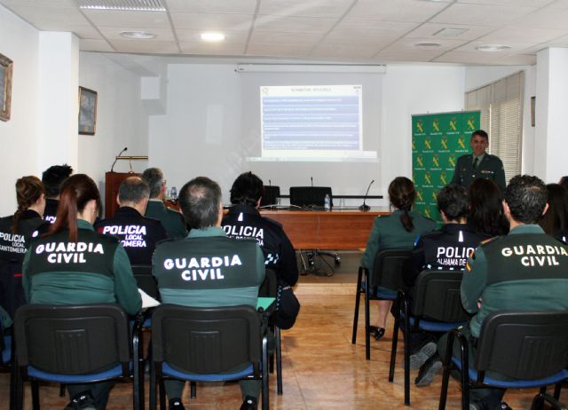 La Guardia Civil forma a las Policas Locales de Santomera y Alhama de Murcia en materia de Violencia de Gnero, Foto 3
