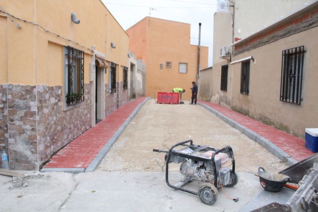 Recta final de las obras de renovación de infraestructuras de una calle del 4° Distrito - 2, Foto 2