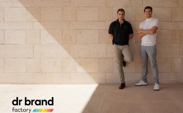 Dr Brand, start up de publicidad que ganó el I Premio Aula de Emprendimiento de la UMU, se hace con el prestigioso premio Anuaria Oro al mejor cartel nacional del 2019 - 2, Foto 2