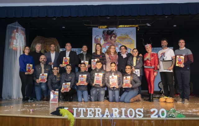 La recaudación de la venta del libro de Carnaval se destinará a Asteamur - 1, Foto 1