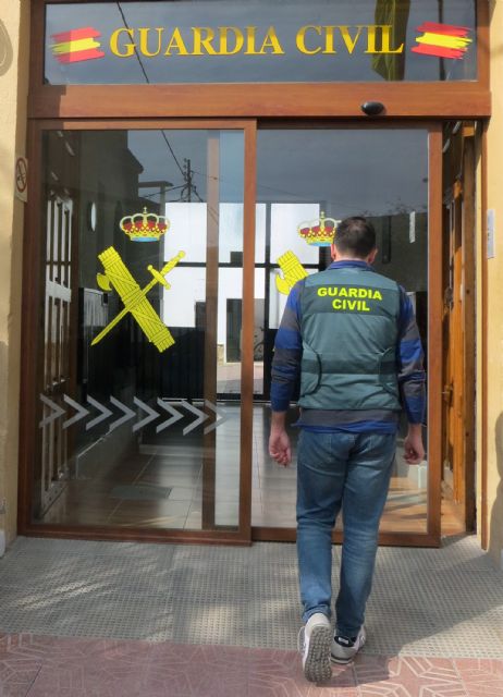 La Guardia Civil detiene a los dos presuntos autores de un cuantioso robo en una vivienda de Totana - 2, Foto 2
