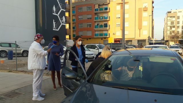 La vacunación de las personas mayores de 80 años avanza a buen ritmo con la administración de 700 dosis en el centro de Salud de Sutullena - 1, Foto 1