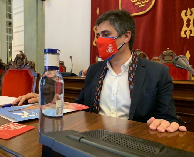 MC impulsa optimizar la explotación de las sillas de los desfiles para fomentar la independencia de las Cofradías - 1, Foto 1