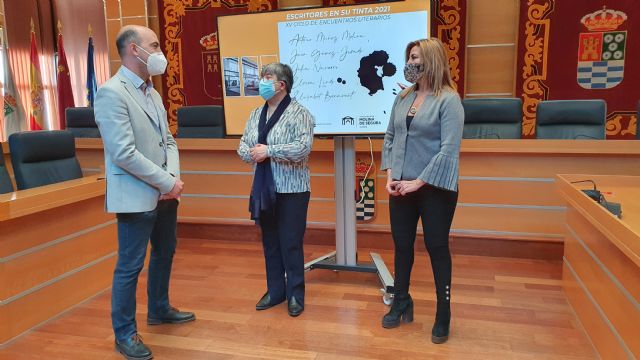 Antonio Muñoz Molina, Juan Gómez-Jurado, Julia Navarro, Elvira Lindo y Elísabet Benavent participan en el programa del Ciclo online Escritores en su tinta 2021 de Molina de Segura - 4, Foto 4