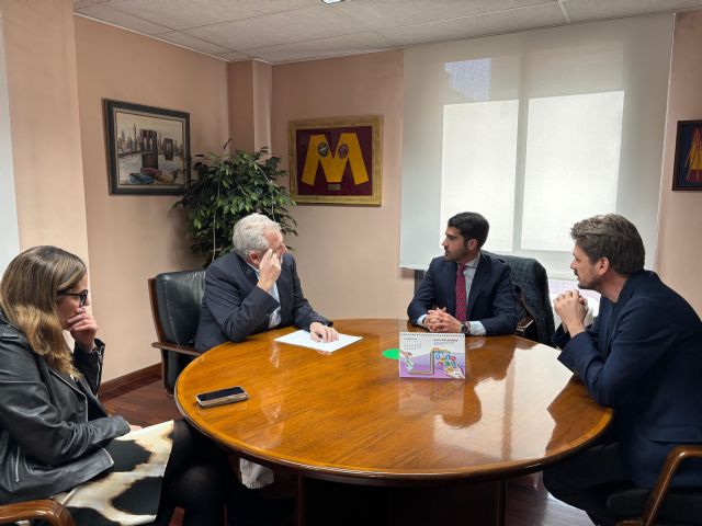 El Museo Ramón Gaya acerca la obra del artista a personas con discapacidad visual a través del Braille y el audiolibro - 1, Foto 1
