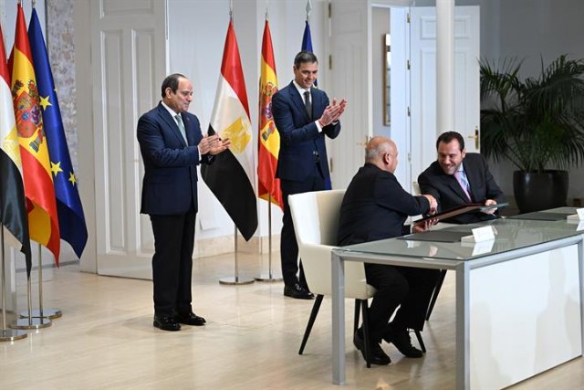 Óscar Puente firma un Memorando con Egipto para reforzar la colaboración en el desarrollo de las infraestructuras y el transporte - 1, Foto 1