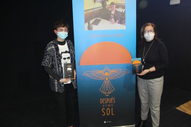 La joven Lucía Mercader Ortuño presenta su poemario Después de ti sale el sol - 2, Foto 2