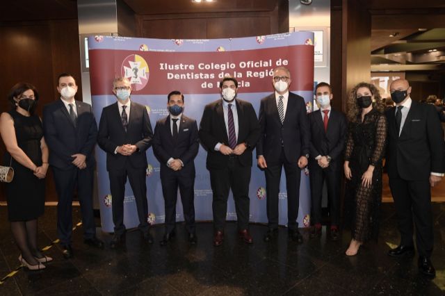 López Miras resalta la labor de los odontólogos durante los actos por la festividad de su patrona - 4, Foto 4