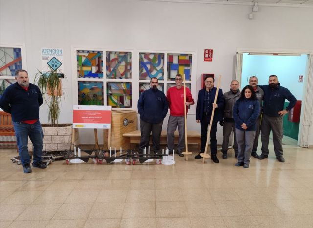 Alumnos de los programas del Servicio de Empleo realizan trabajos de mejora para el Salón de Plenos - 1, Foto 1