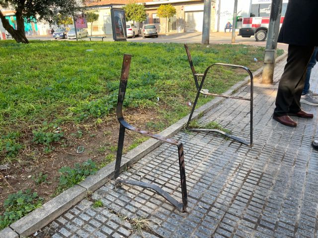 El PSOE exige al PP licitar de inmediato el contrato de mantenimiento de zonas verdes ante el evidente deterioro del servicio - 1, Foto 1