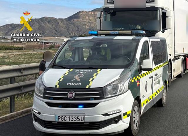 La Guardia Civil investiga a una camionera por sextuplicar la tasa máxima de alcohol al volante de un vehículo articulado de gran tonelaje - 2, Foto 2