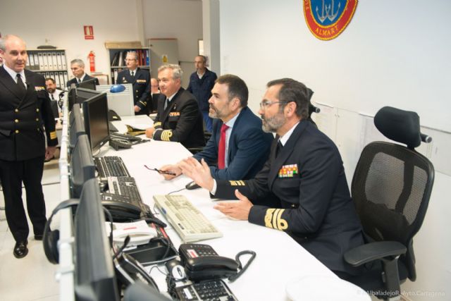 El alcalde conoce de cerca las acciones de vigilancia que realiza la Fuerza de Acción Marítima - 3, Foto 3