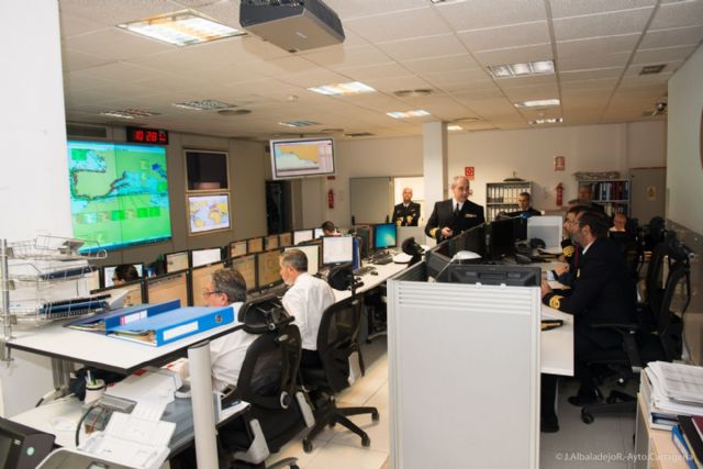 El alcalde conoce de cerca las acciones de vigilancia que realiza la Fuerza de Acción Marítima - 5, Foto 5