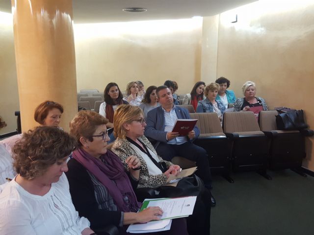 Francisco Calderón participa en la constitución de la Comisión de Asuntos Sociales de la FMRM - 2, Foto 2