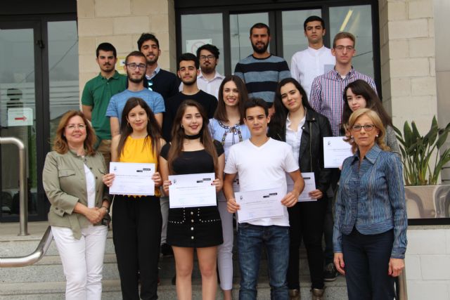 San Pedro del Pinatar premia a alumnos excelentes en bachillerato y grados universitarios - 1, Foto 1