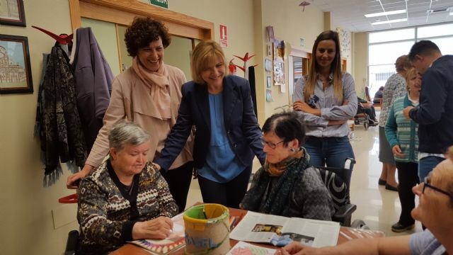 La Comunidad atiende a 22.000 personas mayores dependientes mediante ayudas económicas y servicios - 1, Foto 1