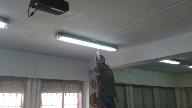 El Ayuntamiento realiza diferentes reparaciones de mantenimiento en los centros escolares - 2, Foto 2