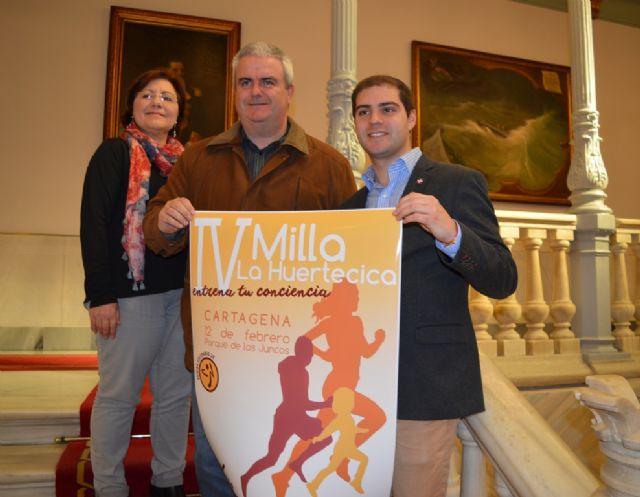 MC, atendiendo a usuarios y familiares, solicitará que el autobús urbano tenga parada en la finca de 'La Huertecica' - 2, Foto 2