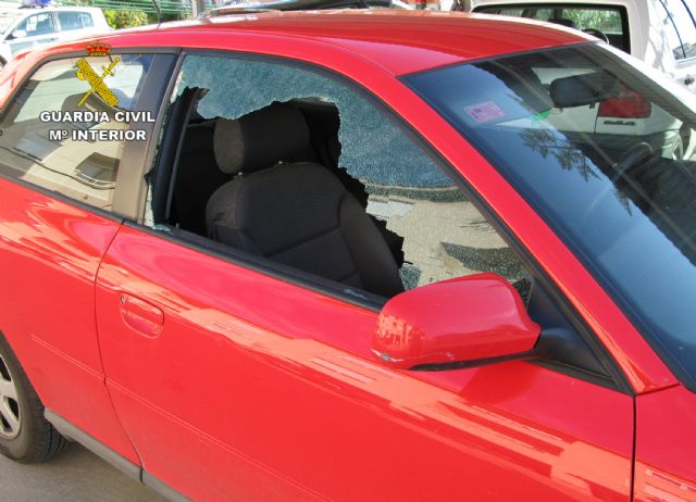 La Guardia Civil detiene en Cehegín a los tres integrantes de un grupo delictivo dedicado a robar en vehículos - 1, Foto 1